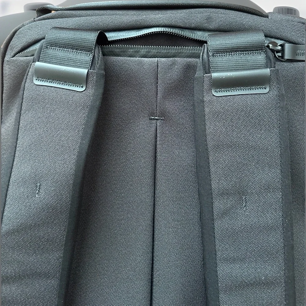 ALPAKA Elements Tech Brief Pro Black Laptop Briefcase Messenger Bag NWOT